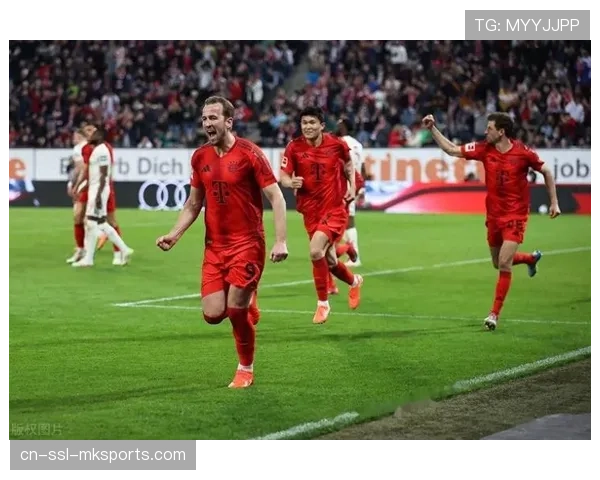 凯恩作为战术支点回撤接应 为穆西亚拉前插创造空间